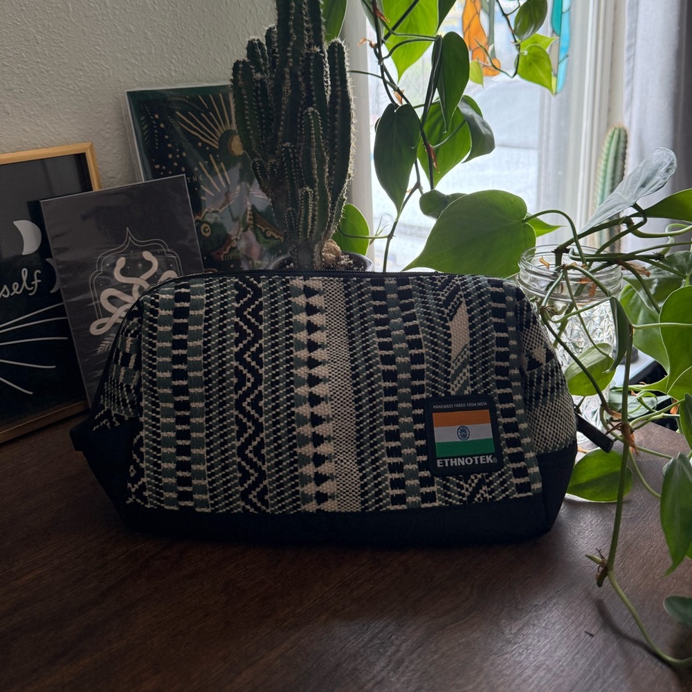Ethnotek Pouch